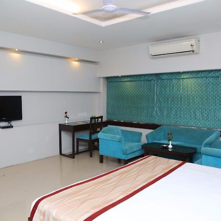 The Curzon Court Hotel Bangalore Exterior photo