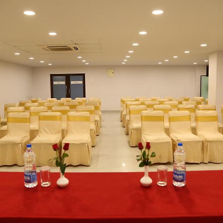 The Curzon Court Hotel Bangalore Exterior photo