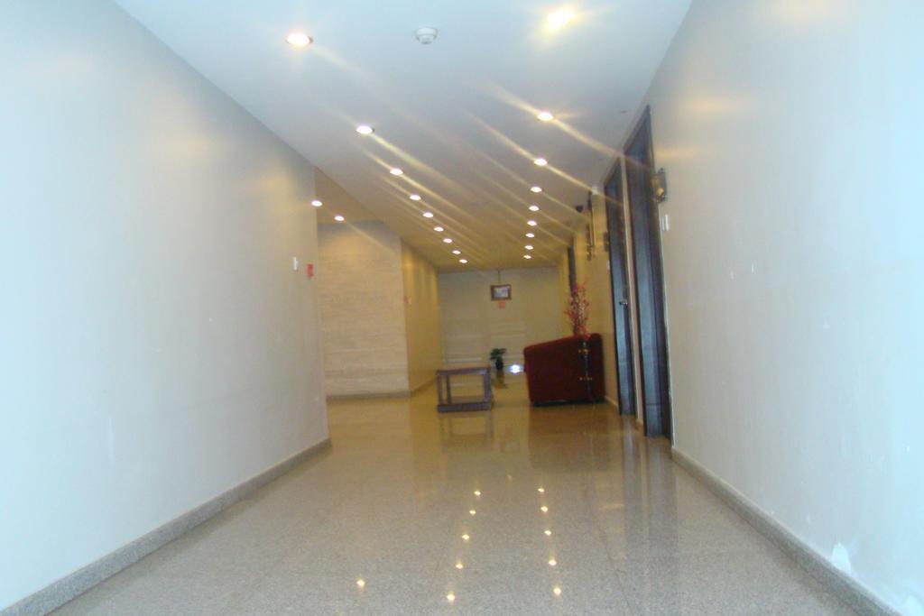 The Curzon Court Hotel Bangalore Exterior photo