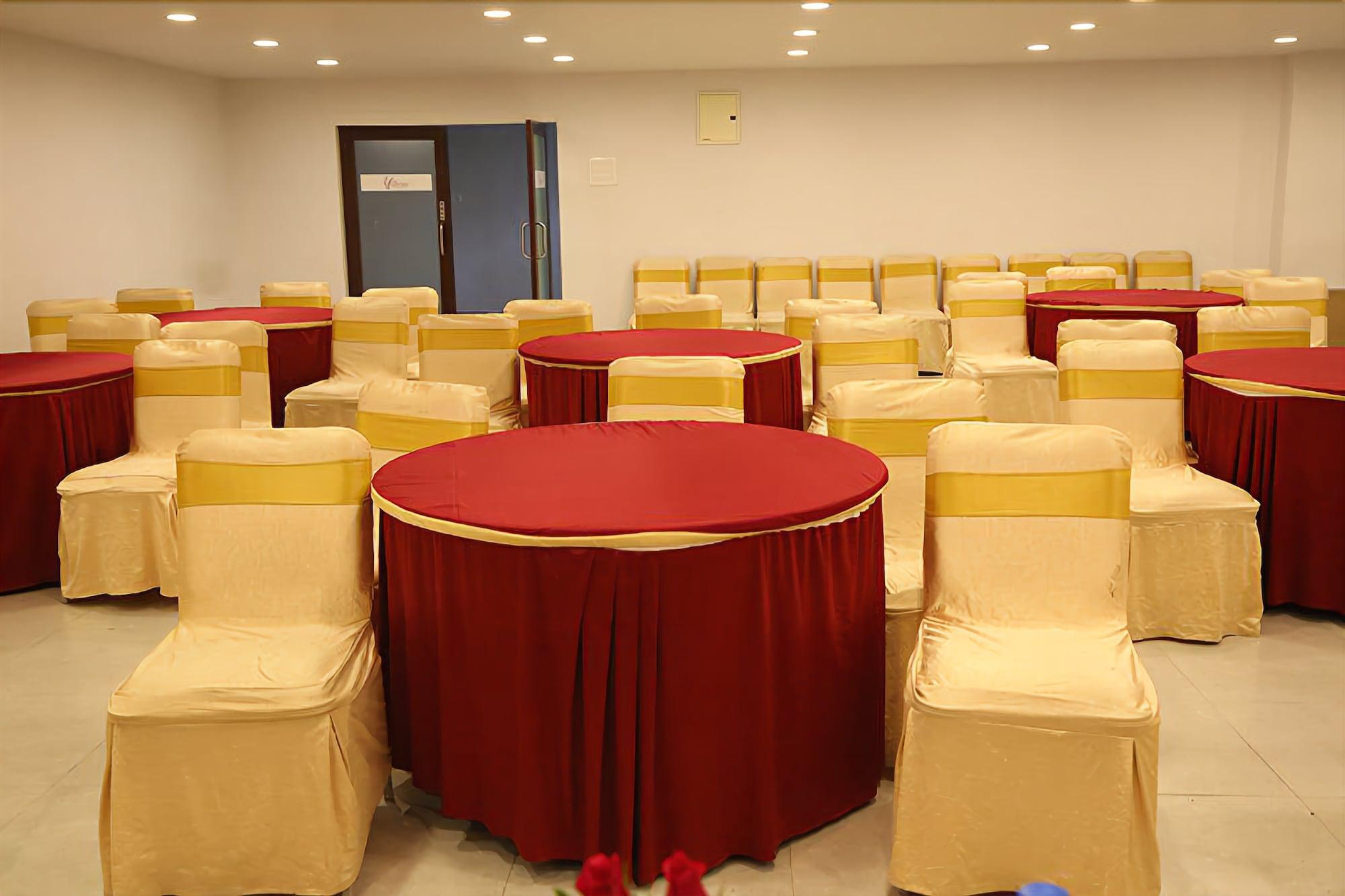 The Curzon Court Hotel Bangalore Exterior photo