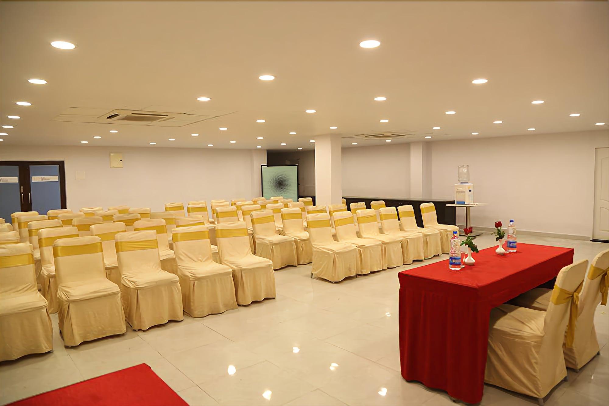 The Curzon Court Hotel Bangalore Exterior photo