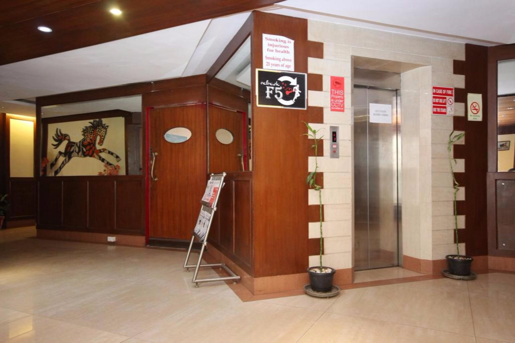 The Curzon Court Hotel Bangalore Exterior photo