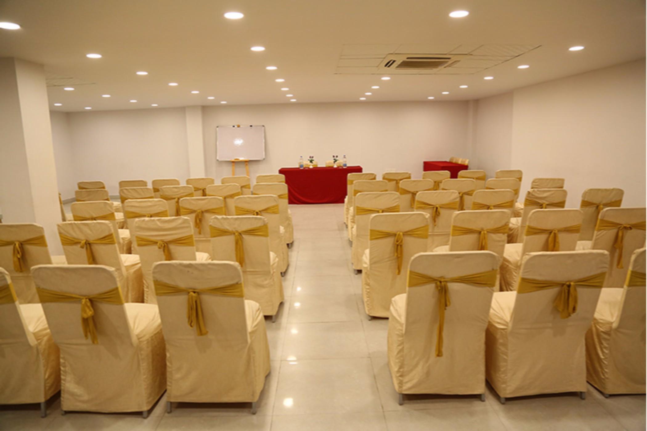 The Curzon Court Hotel Bangalore Exterior photo